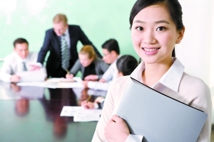 女大学生实习必备的10件单品